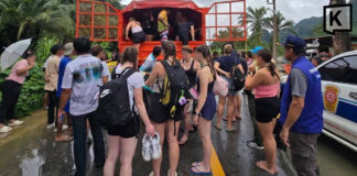 Flooding blocks Highway 401 as officials evacuate tourists Flooding blocks Highway 401 as officials evacuate tourists