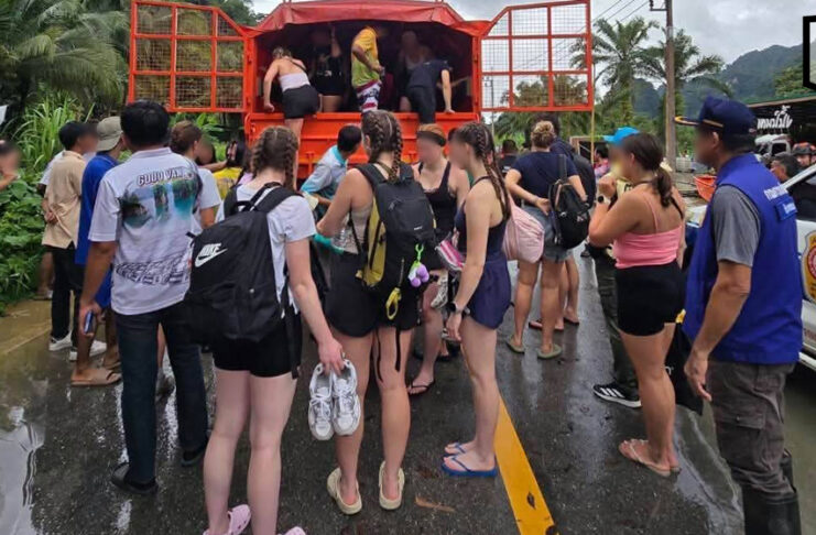 Flooding blocks Highway 401 as officials evacuate tourists Flooding blocks Highway 401 as officials evacuate tourists