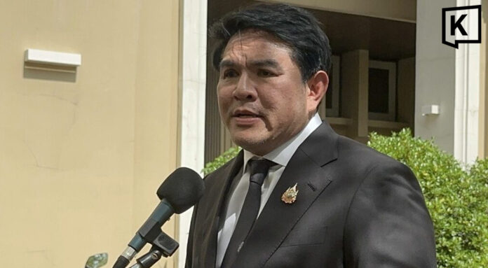Minister blasts Thai Airways over stranded baggage crisis Minister blasts Thai Airways over stranded baggage crisis