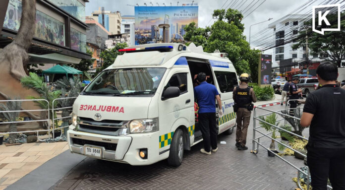 Newborn rescued after sudden birth outside Pattaya mall Newborn rescued after sudden birth outside Pattaya mall