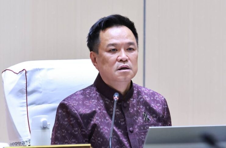Thai PM apologises over floods, vows faster drainage and aid