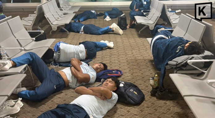 Thai athletes wait 8 hours as floods disrupt Japan flight