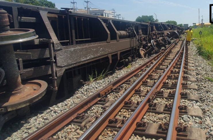 Three freight cars overturn after derailment in Chonburi