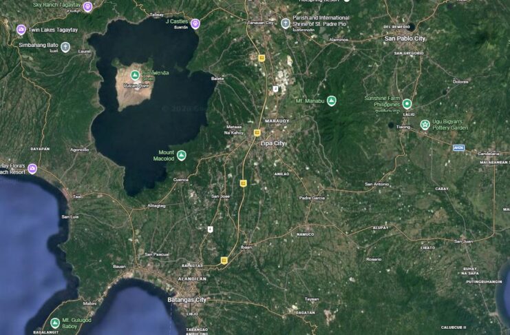 2 Philippine air force planes collide during a training flight, killing all 4 pilots