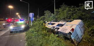 Bus From Bangkok to Nakhon Phanom Crashes in Korat, Killing Driver Bus From Bangkok to Nakhon Phanom Crashes in Korat, Killing Driver