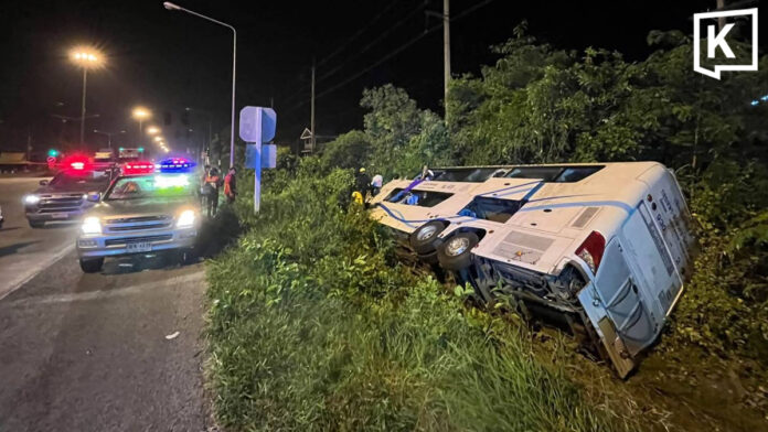 Bus From Bangkok to Nakhon Phanom Crashes in Korat, Killing Driver