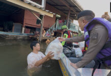 Chachoengsao floods remain high as homes nearly disappear