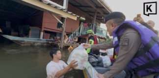 Chachoengsao floods remain high as homes nearly disappear