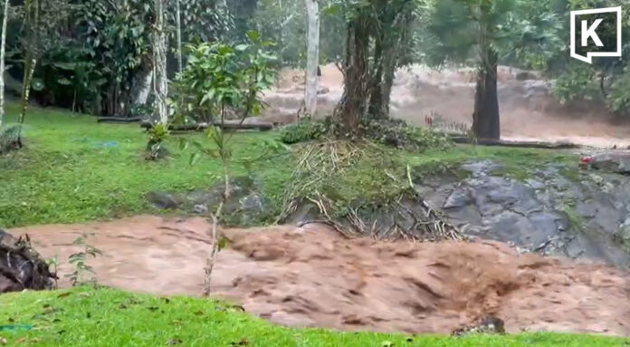 Flash flood hits Chiang Mai waterfall, visitors warned