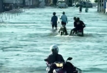 Flood-hit Chachoengsao residents fear another month underwater Flood-hit Chachoengsao residents fear another month underwater