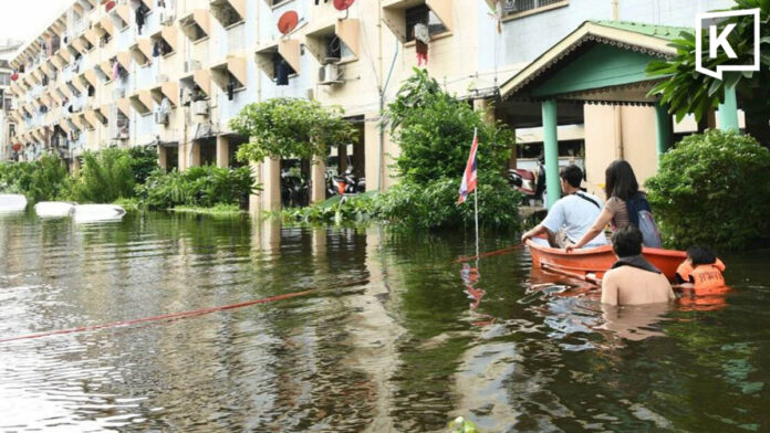 Floods affect 2.45 million people as Thailand prepares 645 million baht in aid Floods affect 2.45 million people as Thailand prepares 645 million baht in aid