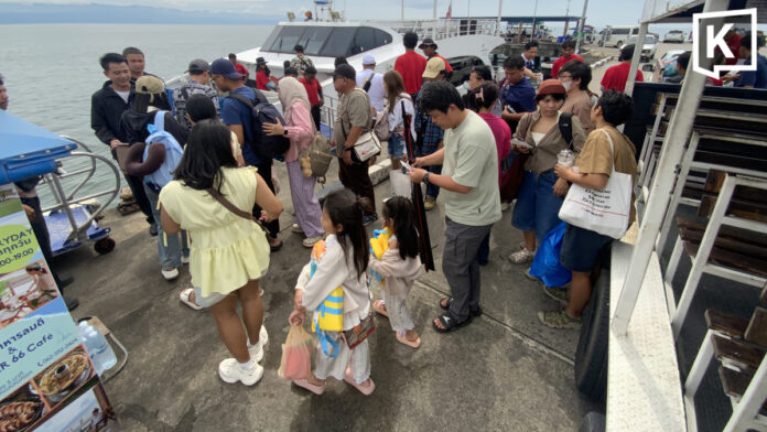 Long weekend draws thousands to Koh Kut and Koh Mak