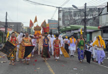 Phuket Vegetarian Festival ends with firecracker-filled deity procession