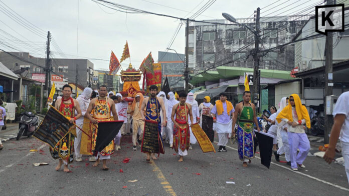 Phuket Vegetarian Festival ends with firecracker-filled deity procession