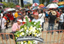 Redshirts Protest Thai Rath Cartoonist's Remark About Yingluck