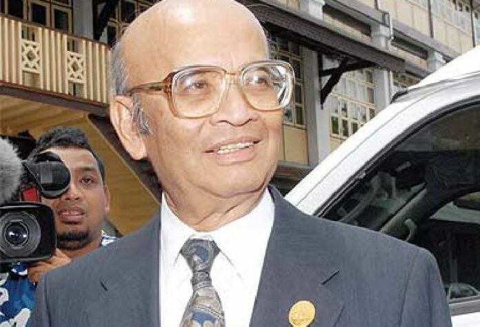 Mr. Kanit Na Nakorn