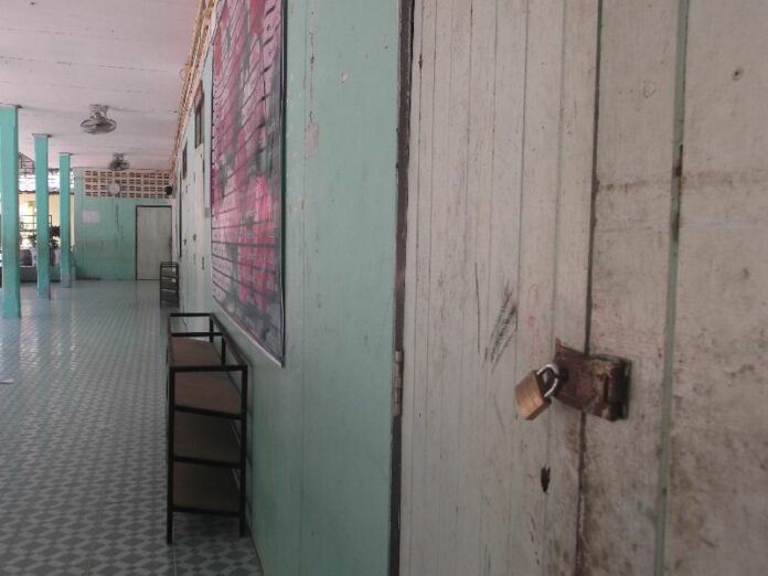 Many schools in Janae District shut down after the news that 2 local teachers have been killed.