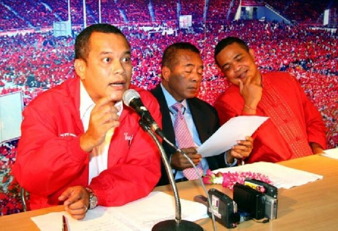 Mr. Nattawut Saikua (left) and Mr. Jatupon Prompan (right)