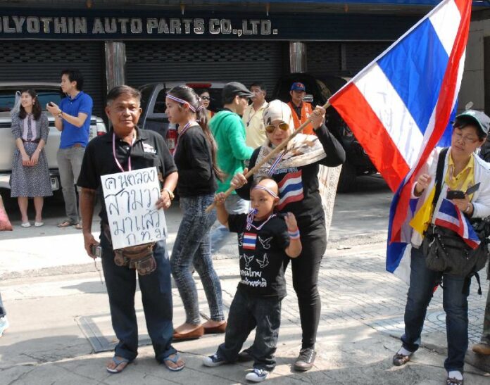 Anti-government protesters in Bangkok, 9 December 2013