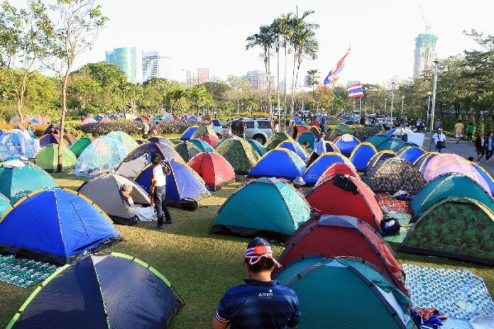 Anti-government protesters camping inside Chatuchak Park near Ladprao Intersection