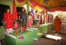 Temple Builds Robot To Draw Young Worshipers