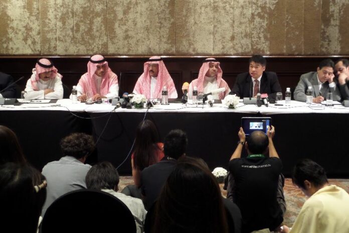 Saudi officials and relatives of Mr. Mohammad Al-Ruwaili in the press conference on 31 March 2014