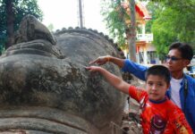 Giant Buddha Head Attracts Lotto Hunters