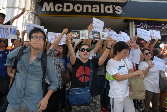 Anti-coup protest in Bangkok, 25 May 2014