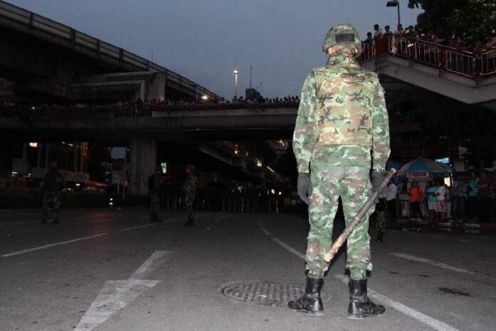 Anti-coup protest at Victory Monument, 26 May 2014.