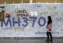 Sub-equipped Ship Departs South Africa to Search for MH370