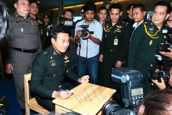 Gen. Udomdet Sittabutr says the military junta will respect the media if the media respects the junta.