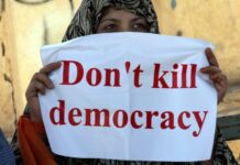 Angry Afghans Protest in Kabul Against Election "Fraud"