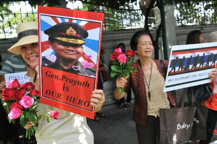 A pro-coup rally in front of the Army headquarters in Bangkok, 27 May 2014.