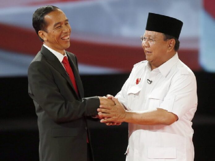 Indonesian presidential candidates Joko Widodo (left) and Prabowo Subianto