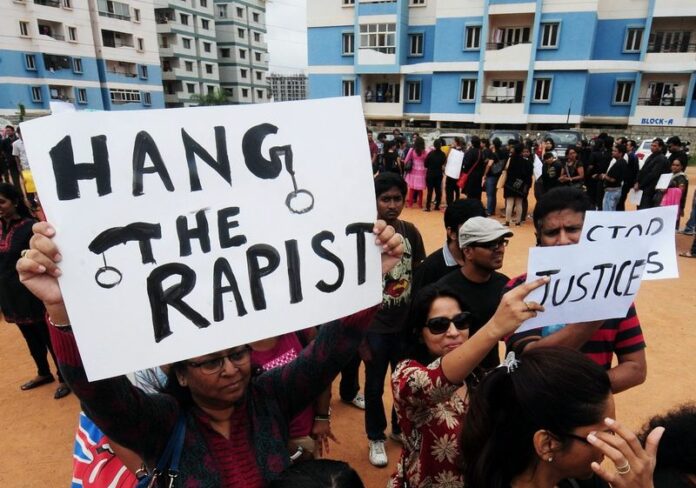 Protesters rally in southern India after a 6-year-old girl was raped at her school, Bangalore, India, 19 July 2014. Police arrested a suspect in connection with the rape, officials said Monday. EPA/JAGADEESH NV