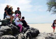 Officials Scramble To Save Songkhla Mermaid