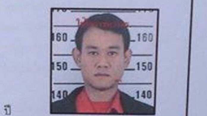 Surakrit Chaimongkol, who was accused of murdering a Yellowshirt activist in January, died in prison on 28 August 2014 while awaiting trial.