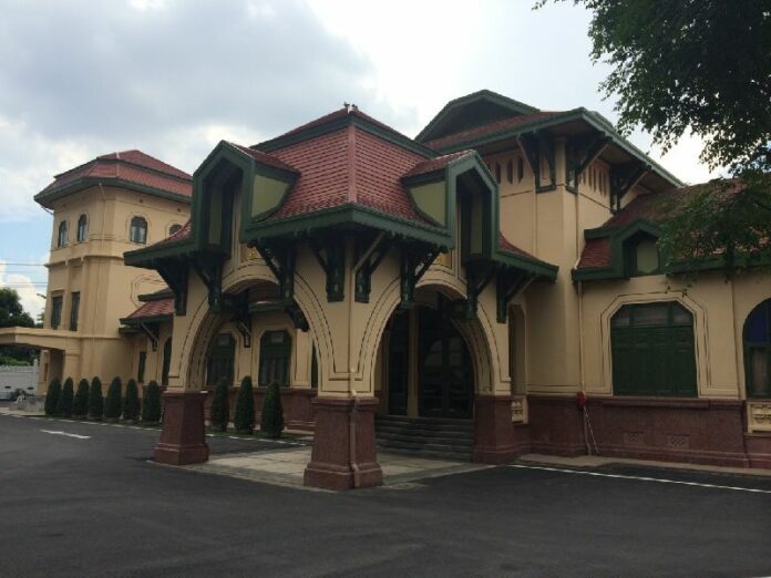 Nari Samosorn Building, where a state employee reported encountering a ghost on 10 Sept 2014.