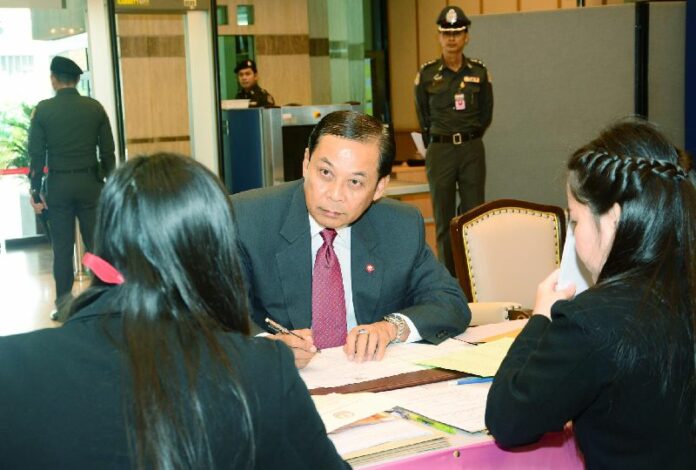 A member of the NLA reporting for duty, 29 Sept 2014.