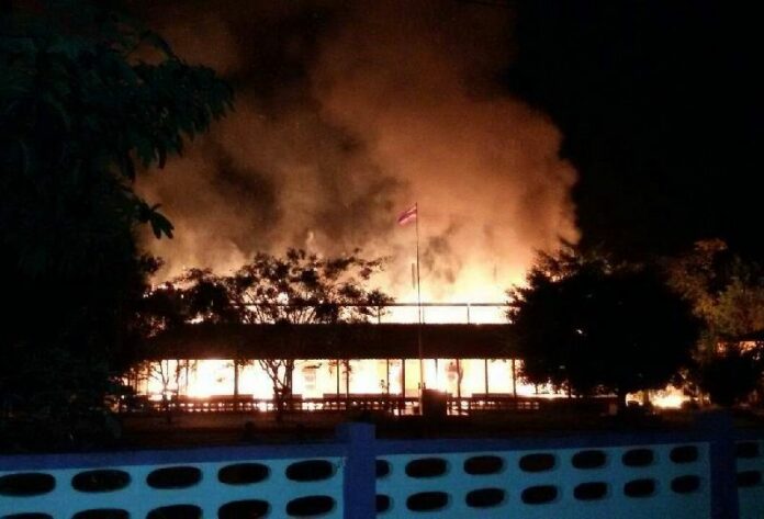 Six public schools were severely damaged in a coordinated arson attack in the restive Southern province of Pattani, 12 Oct 2014.<br />
