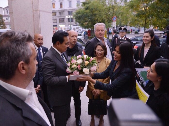 <br />
The Office of Prime Minister denies any anti-Prayuth protests took place, and has released several photos of Thais presenting Gen. Prayuth with a bouquet of flowers in front of his hotel in Milan. <br />