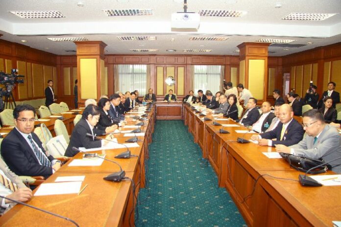 Thailand's newly-appointed Constitution Drafting Committee, 5 Nov 2014.<br />