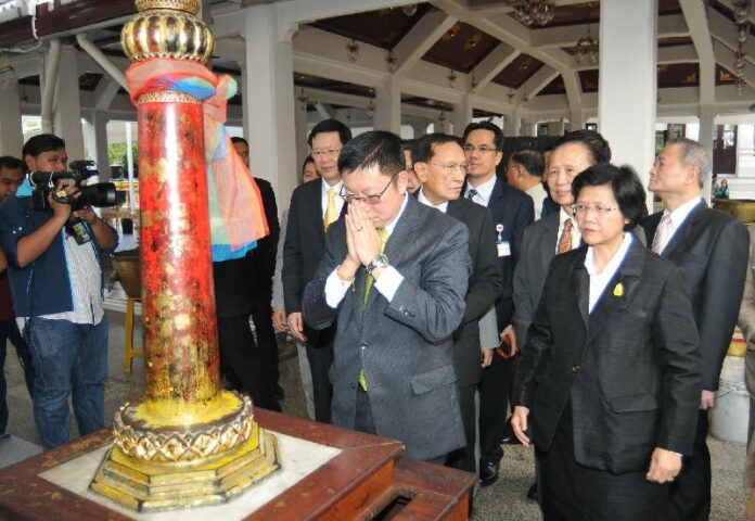 Bowornsak Uwanno praying to Bangkok's city pillar on the day he was chosen as chairman of the Constitution Drafting Committee, 5 November 2014.