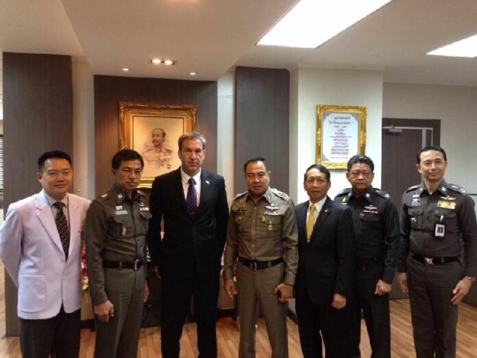 A representative of the British detective team met with Thailand’s police chief today before leaving for the United Kingdom, 11 Nov 2014.<br />