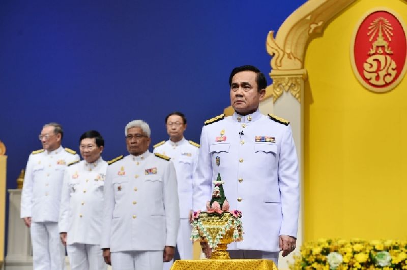 Gen. Prayuth Chan-ocha taping a "Get Well" video for His Majesty the King on 14 Nov 2014.