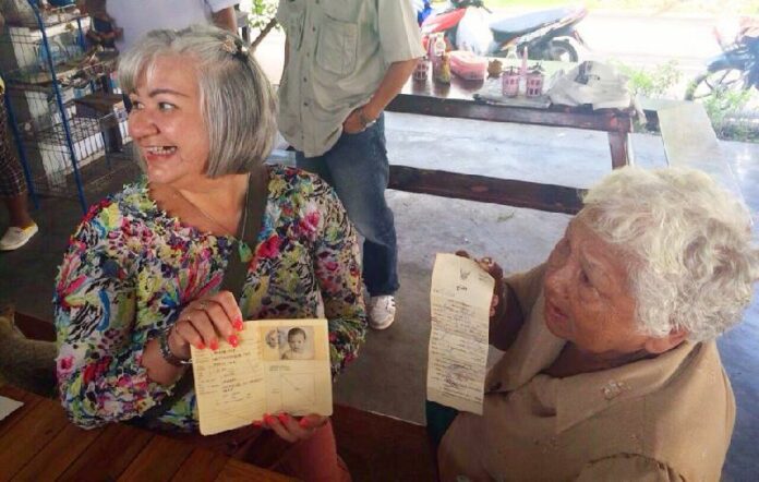 Yokluen Chankaew, 79, and her daughter, Kimberley, 54, at their reunion in Phuket province, 21 November 2014