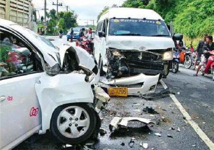 A public van crash in Yala province on 28 Oct 2013.