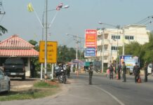 Police Clear Reporters From Srirasmi's Residence