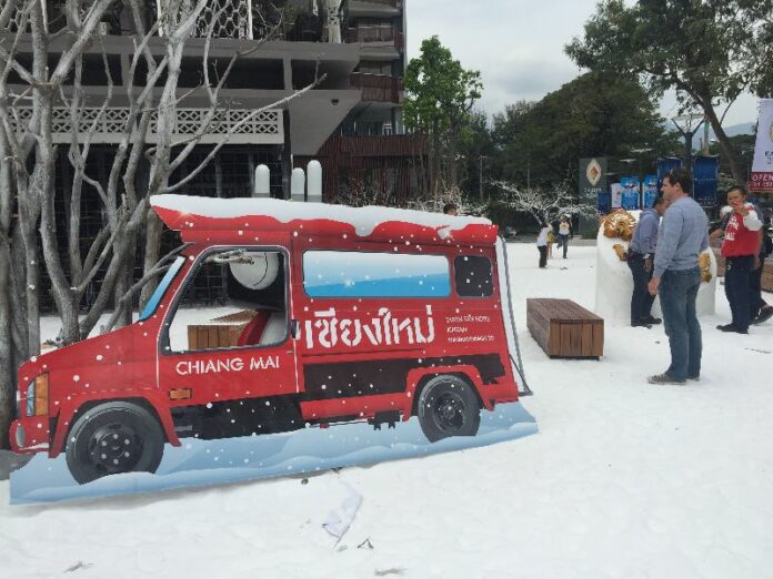 Nimman Snow Festival at Eastin Tan hotel on Nimman Hemin Road, 22 December 2014.