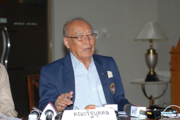 Gen. Saiyud Kerdphol, former Commander of the Royal Thai Armed Forces, said the new constitution should allow His Majesty the King to intervene directly in politics in order to prevent further coups in Thailand.